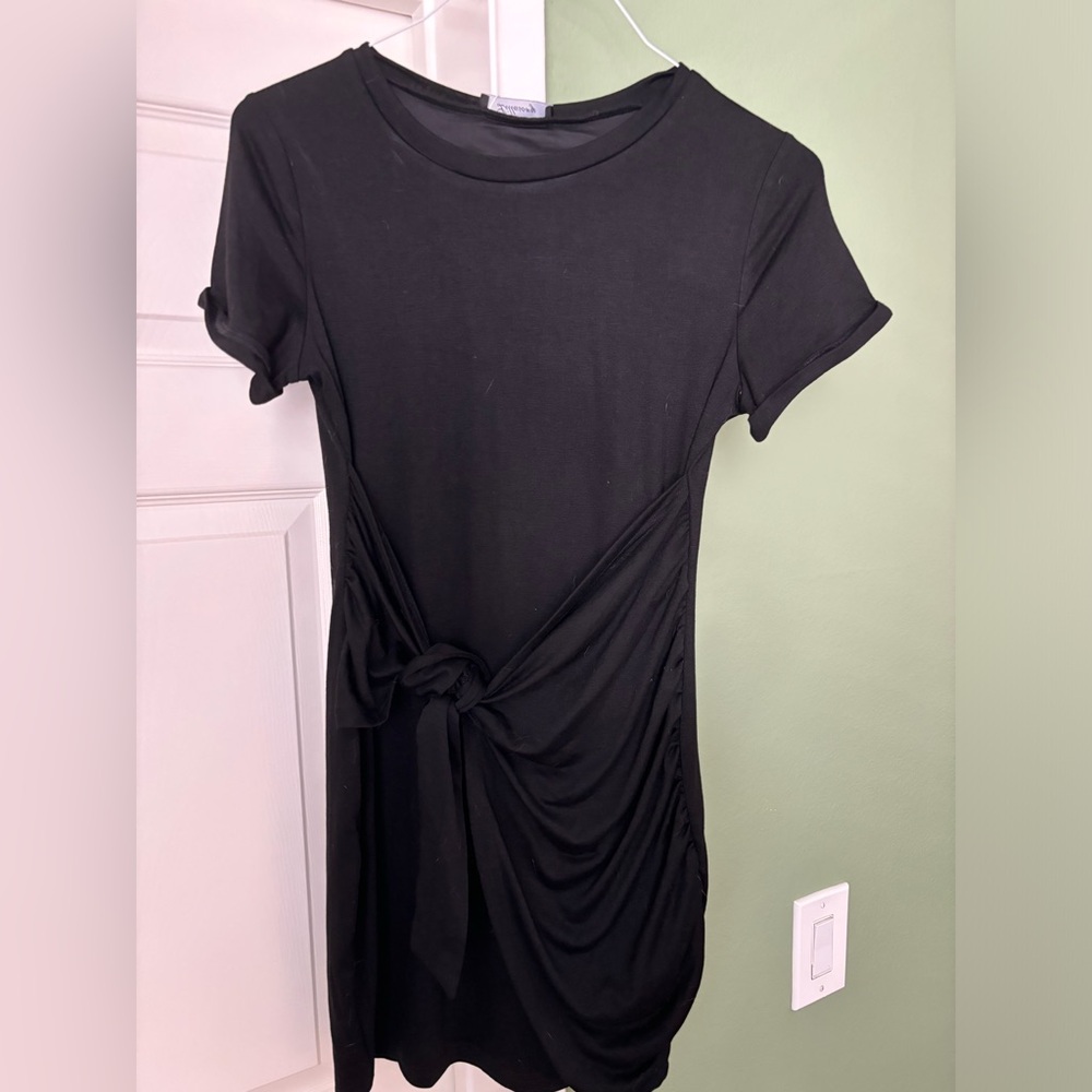 NEW never worn black dress. Size S. Ruched tie waist summer dress